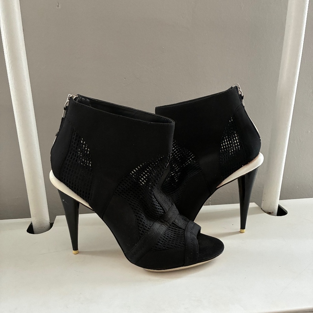 GX by Gwen Stefani black mesh peep toe booties size 7.5
